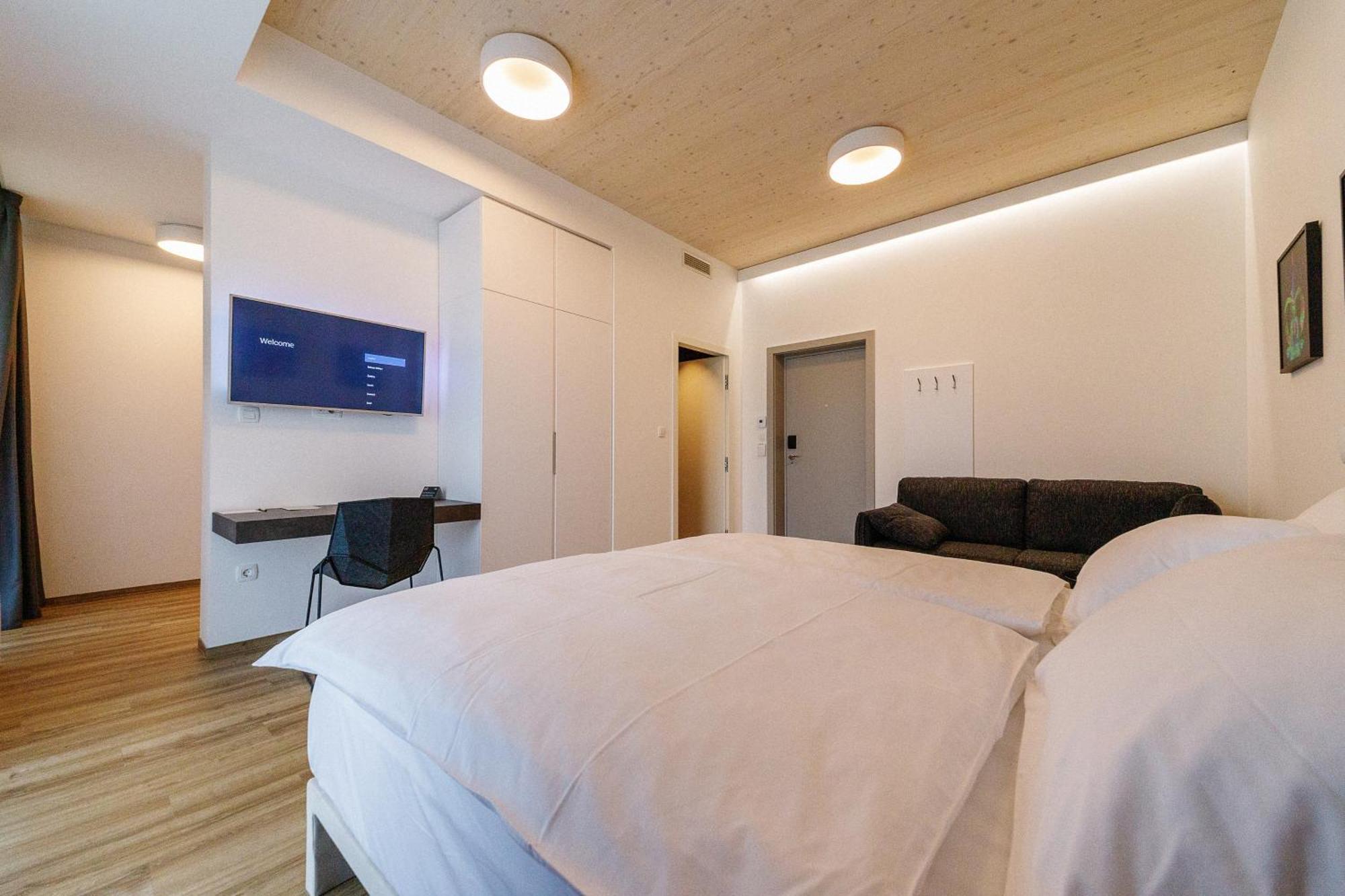 Wud Hotel 卢布尔雅那 外观 照片